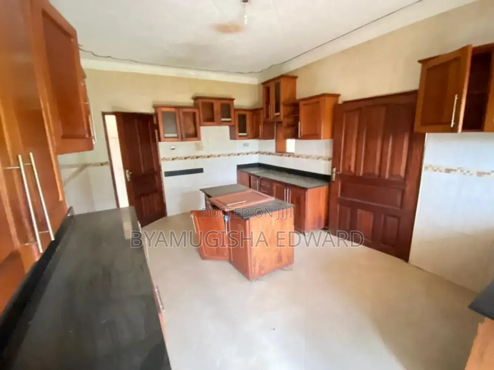 3bdrm House in Kisaasi, Central Division for rent