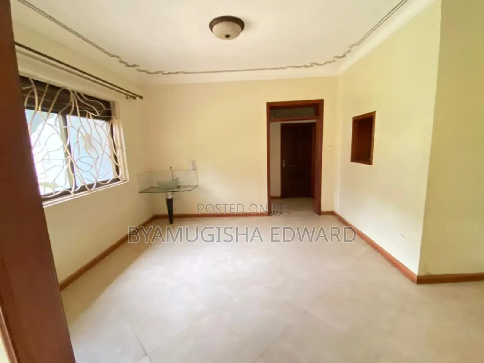 3bdrm House in Kisaasi, Central Division for rent