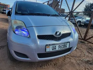Toyota Vitz 1.3 AWD 5dr 2010 Silver