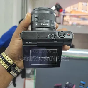 Eos Canon M10 With 15-45mm