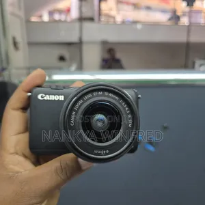 Eos Canon M10 With 15-45mm