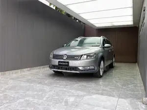 Volkswagen Passat 2012 Silver