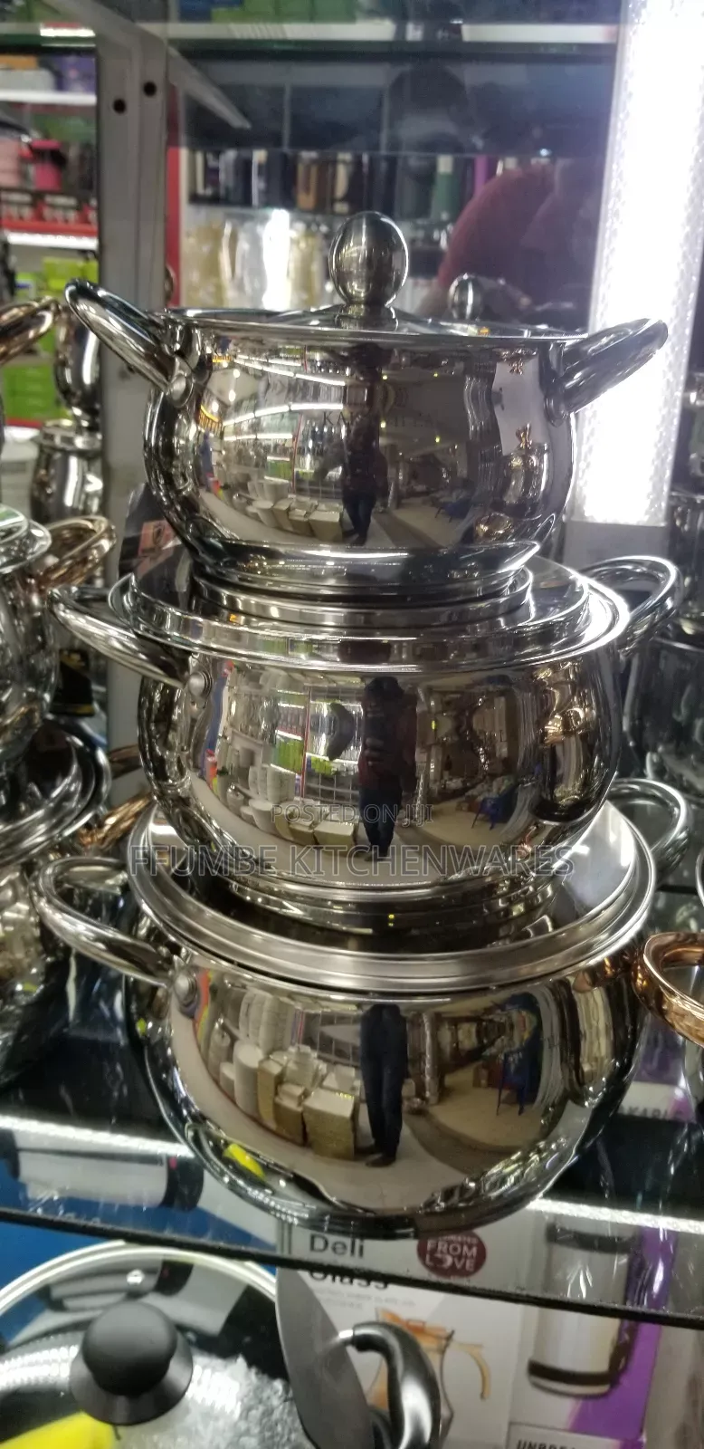 Source Pan Set or Cookware Set