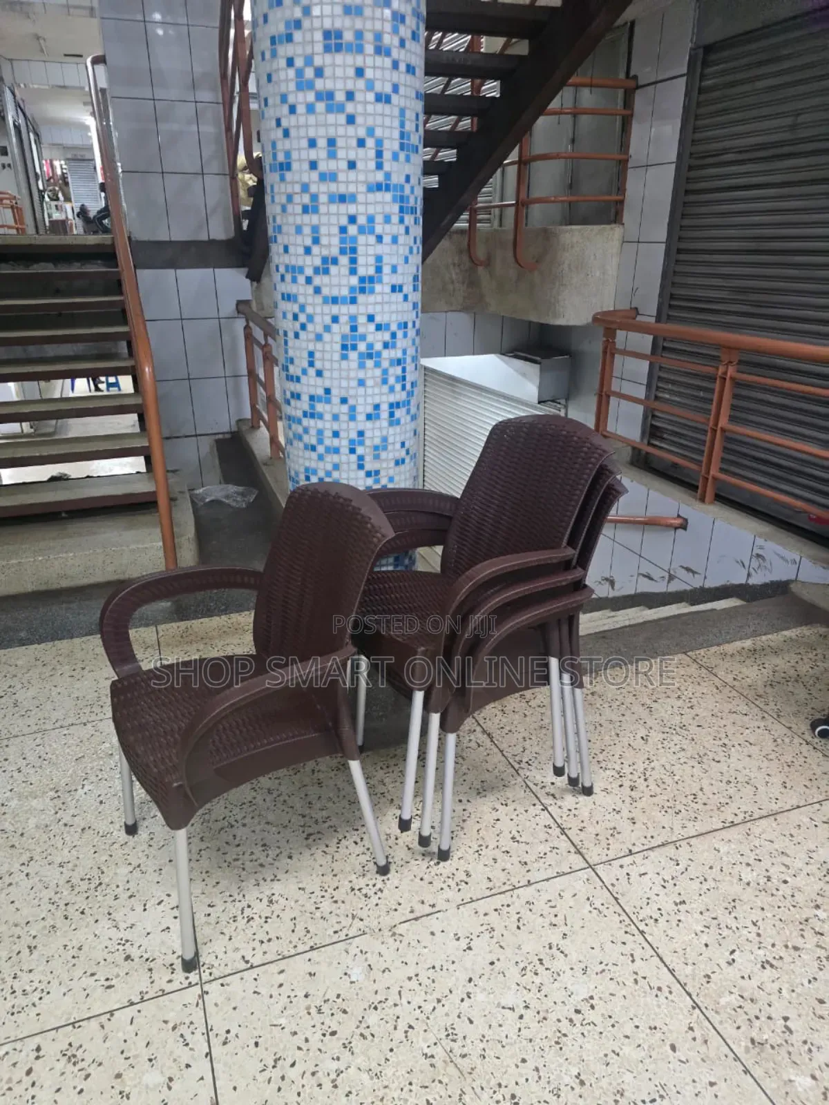 Velocity Plastic Chairs Plastic Chairs