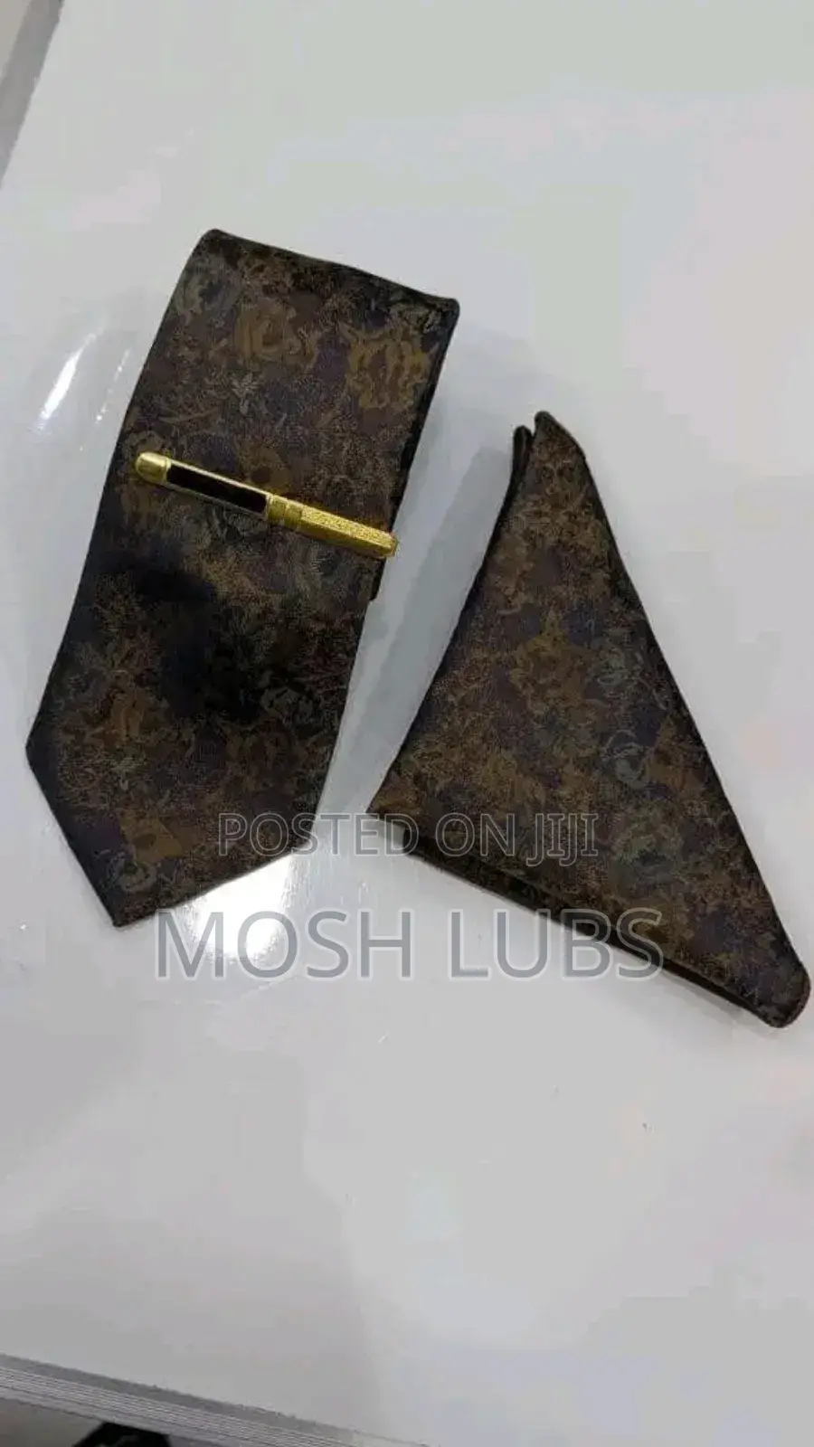 Tie + Pocket Square