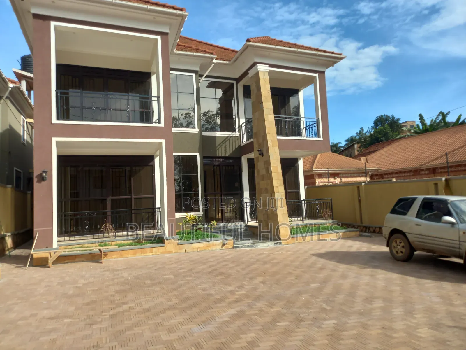 Furnished 5bdrm Mansion in Kira, Central Division for sale