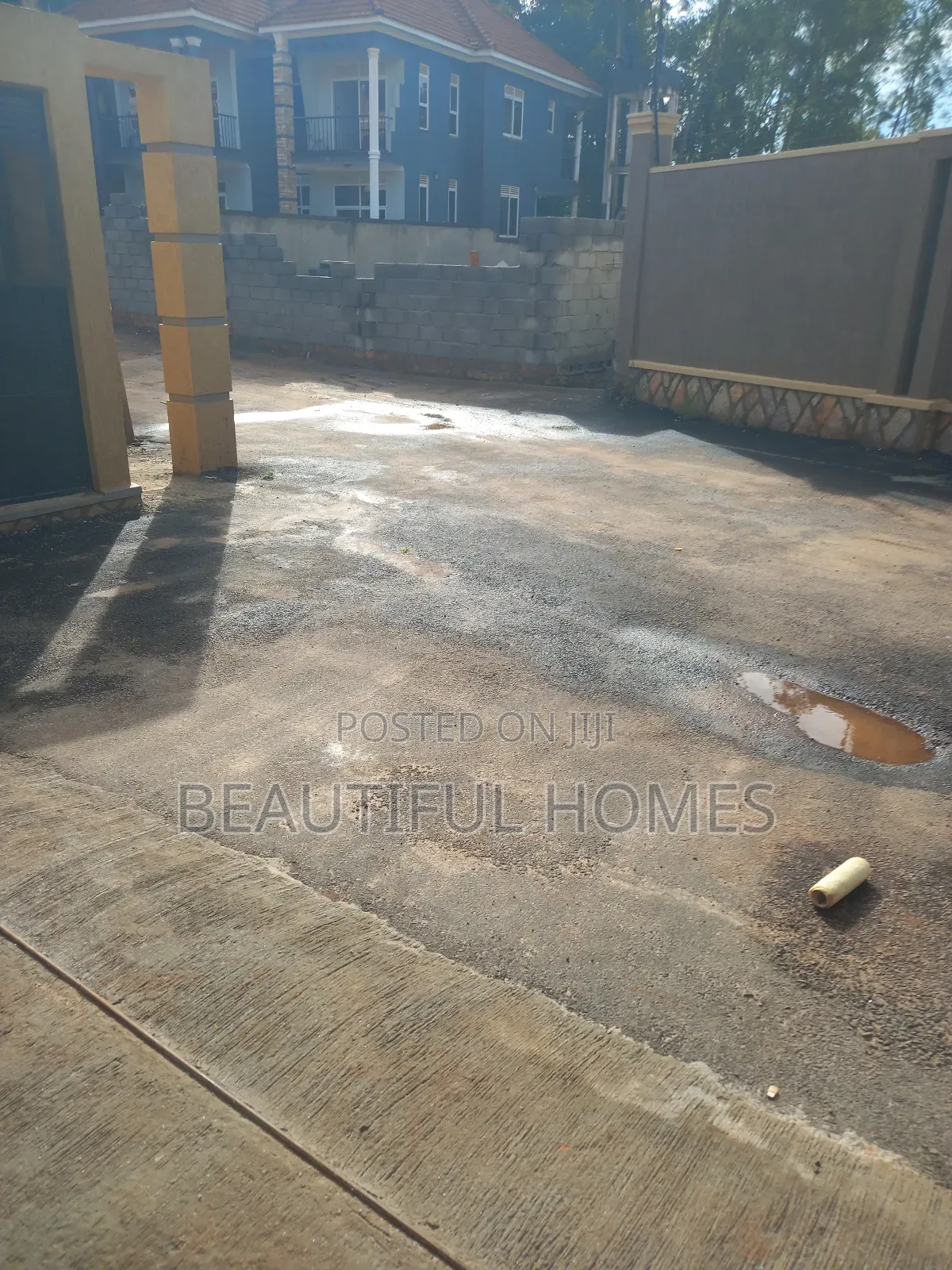 Furnished 5bdrm Mansion in Kira, Central Division for sale