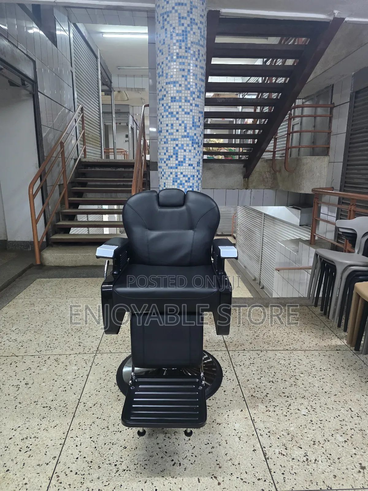 Adjustable Barber Salon Chair