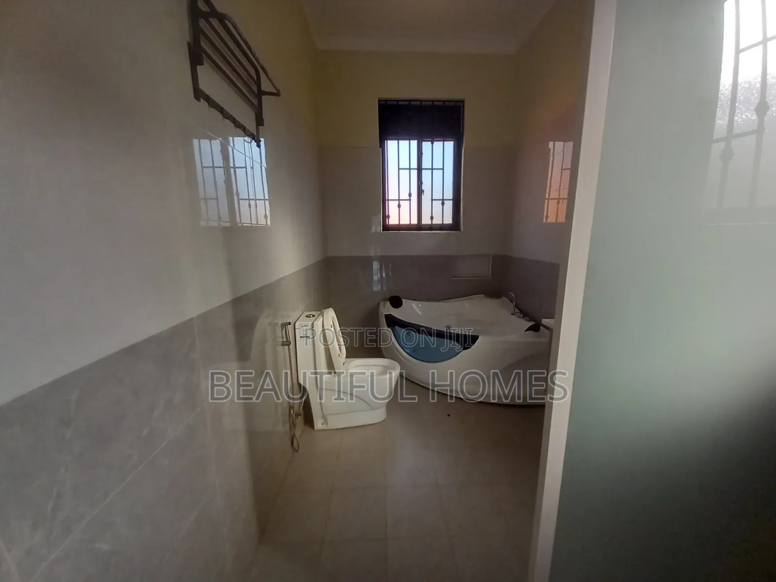 Furnished 5bdrm Mansion in Kira, Central Division for sale
