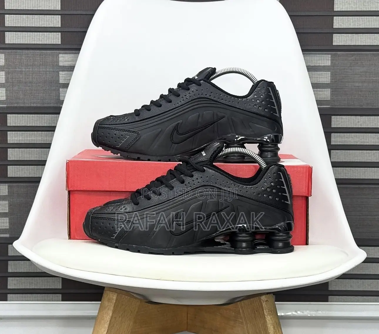 Original Nike Shox R4 “Black Floral” Sneakers