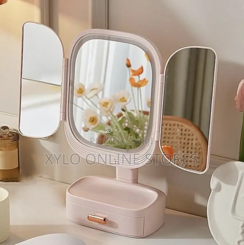 A Portable Foldable Make Up Mirror