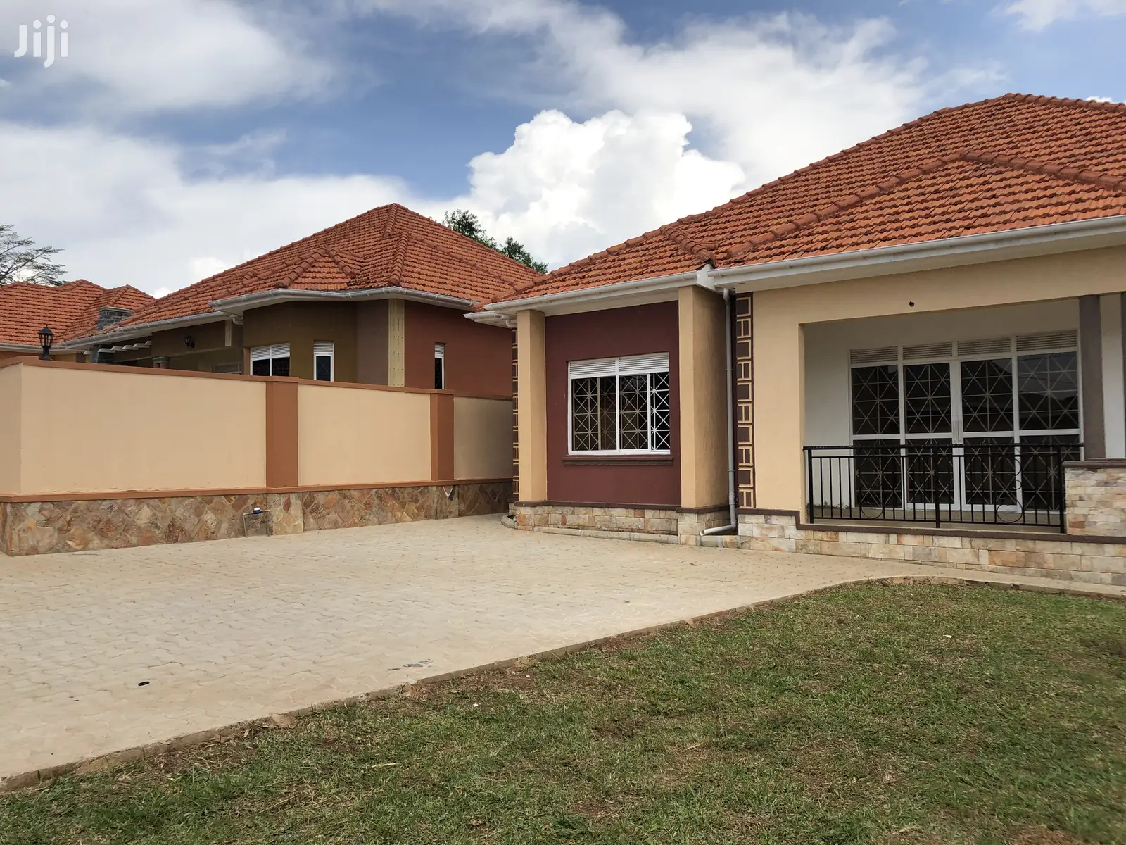Kira Stunning House on Sell