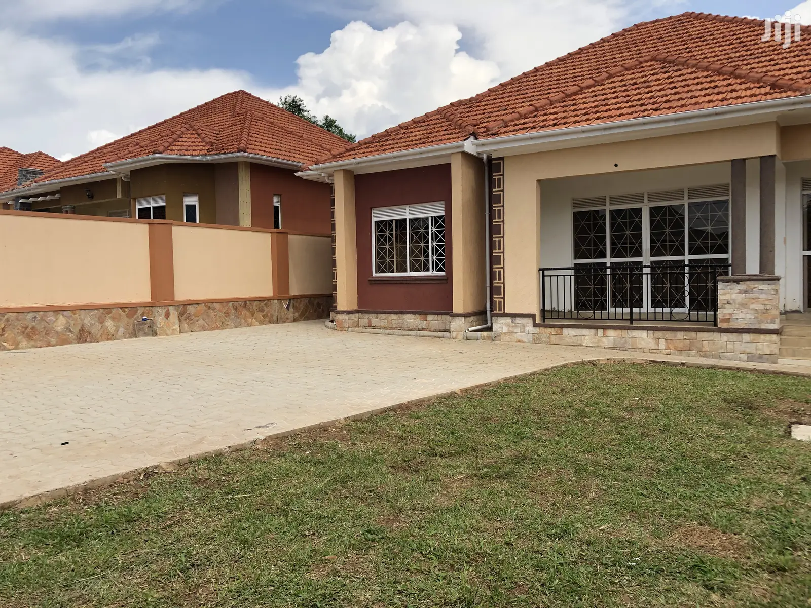 Kira Stunning House on Sell