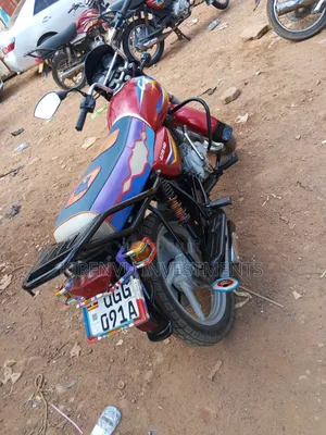 Bajaj Boxer 125 2022 Red