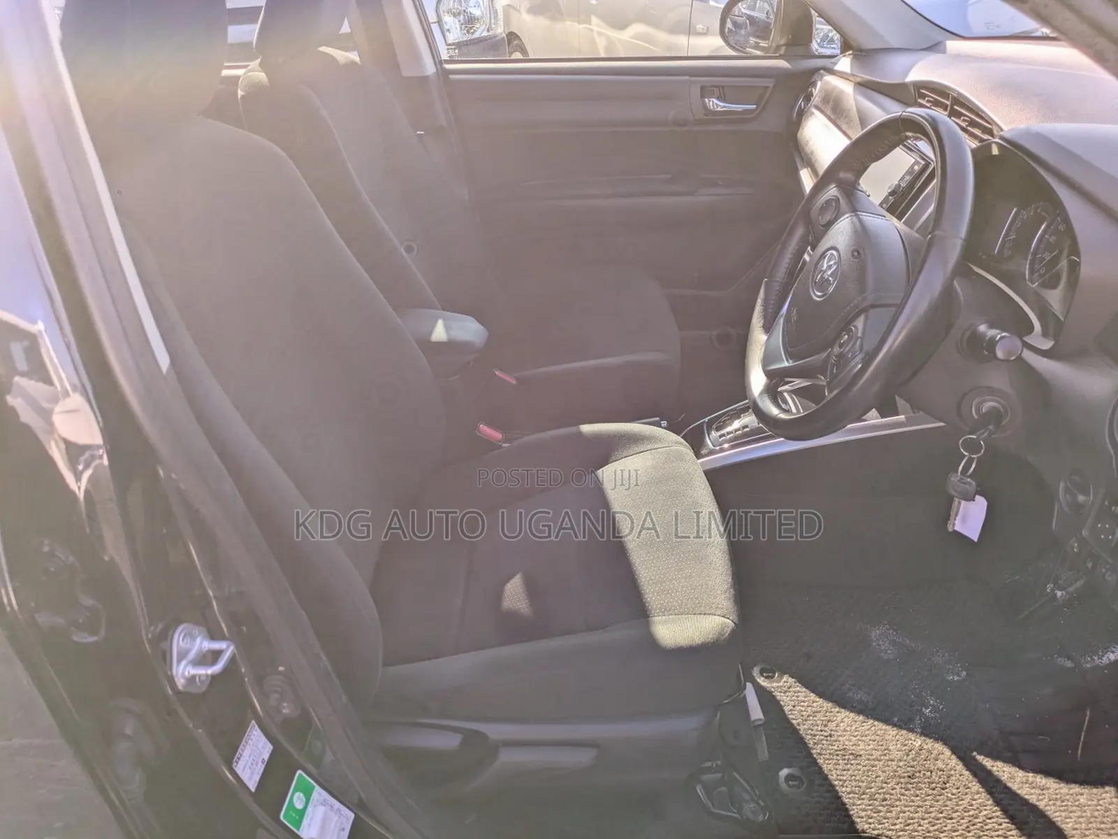 Toyota Corolla Fielder 1.5 Hybrid FWD 2017 Black