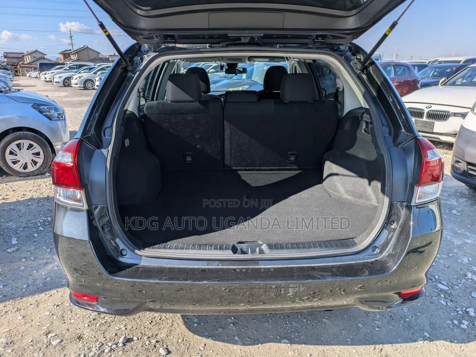 Toyota Corolla Fielder 1.5 Hybrid FWD 2017 Black