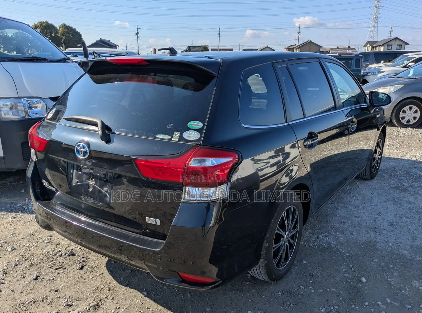 Toyota Corolla Fielder 1.5 Hybrid FWD 2017 Black
