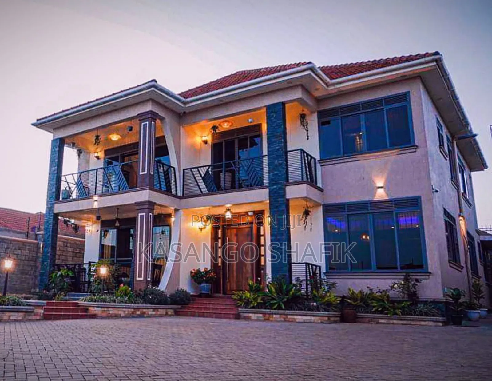5bdrm Duplex in Kira for sale