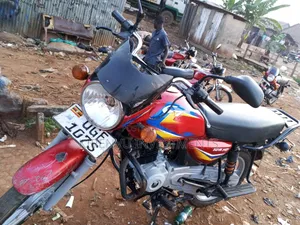 Bajaj Boxer 125 2021 Red