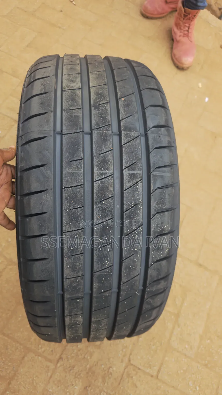 235/40r19 Uhp Tire Great Speed Rating