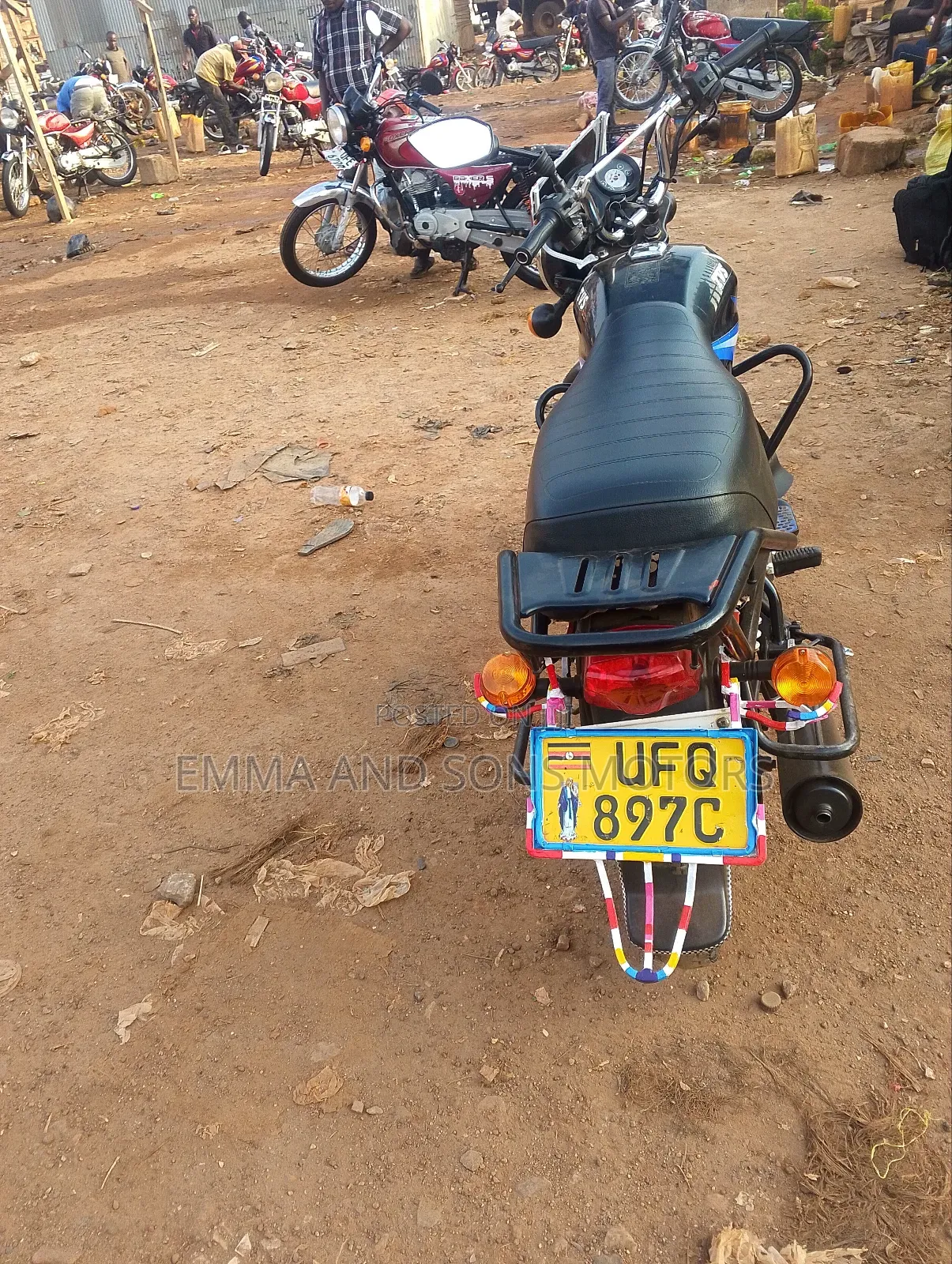 TVS HLX 125 2023 Red