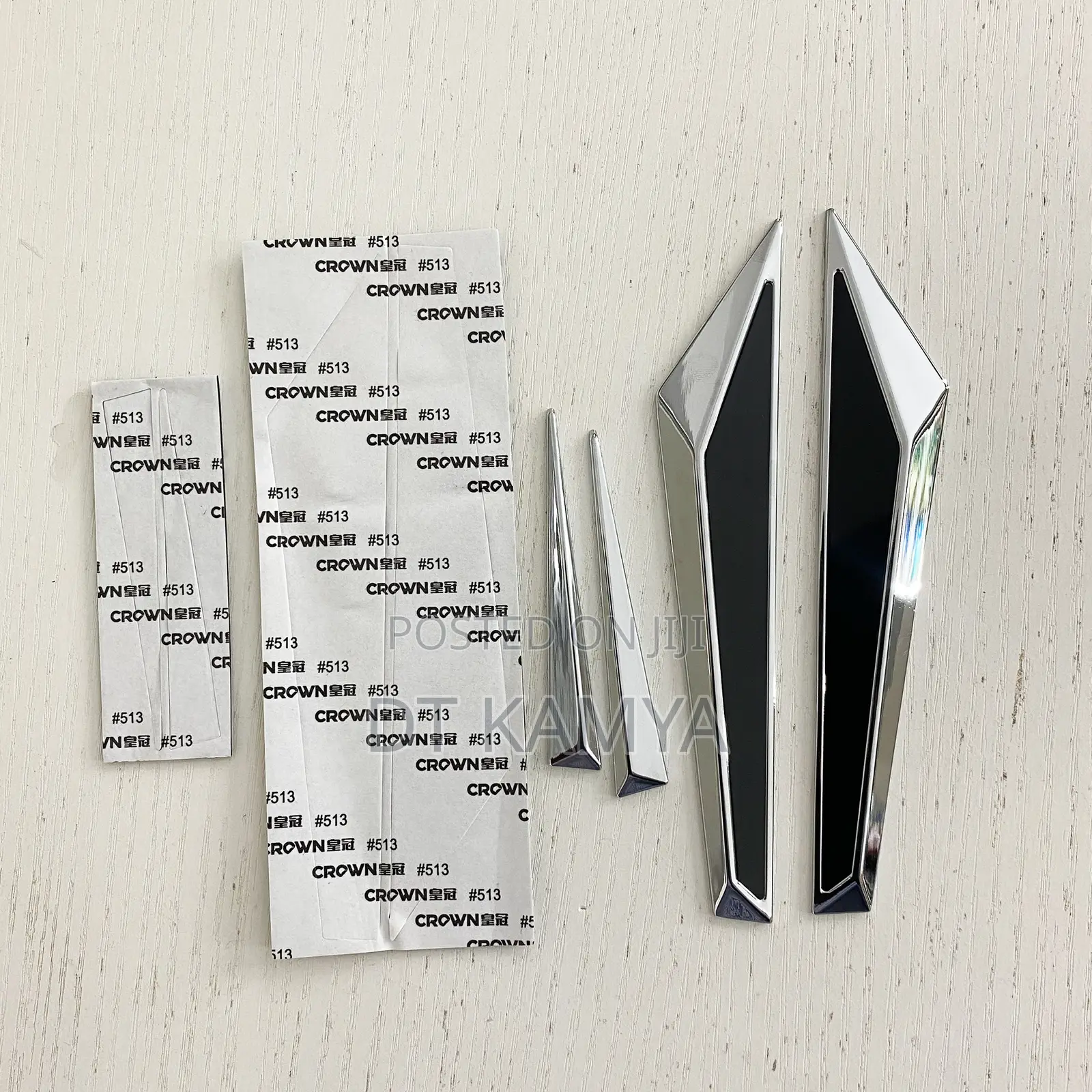 Universal Car Fender Emblem Badges 4pcs - Car Accessory Logo With Glue