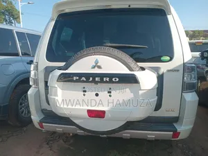 Mitsubishi Pajero 2012 White