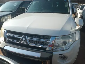 Mitsubishi Pajero 2012 White