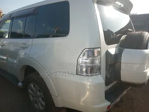 Mitsubishi Pajero 2012 White