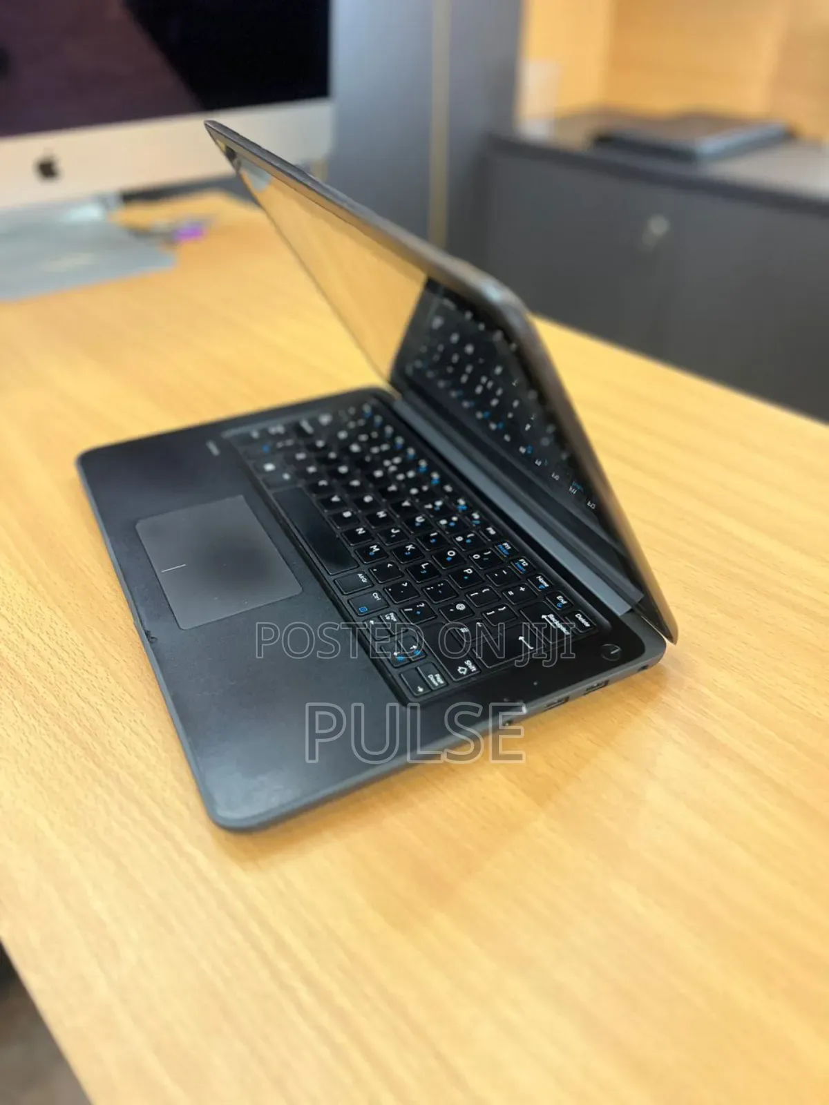 Laptop Dell Latitude 13 3380 8GB Intel Core i5 SSD 256GB