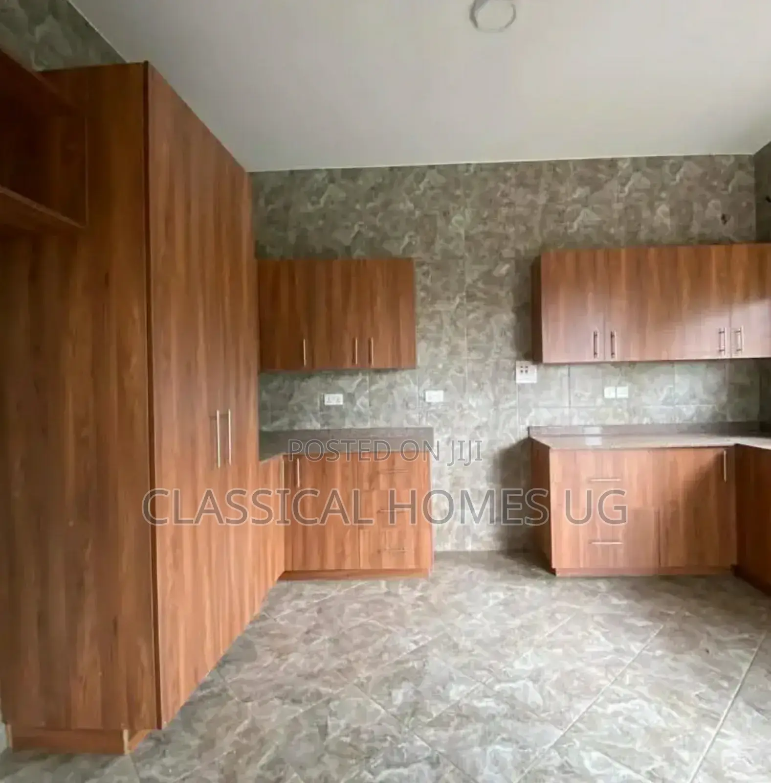 3bdrm Apartment in Lubowa Entebbe Road, Central Division for rent