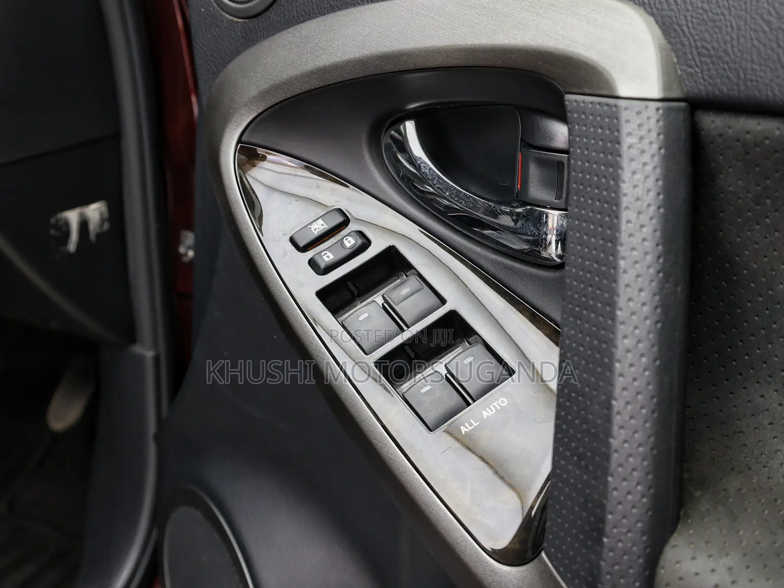 Toyota Vanguard 2013 Black