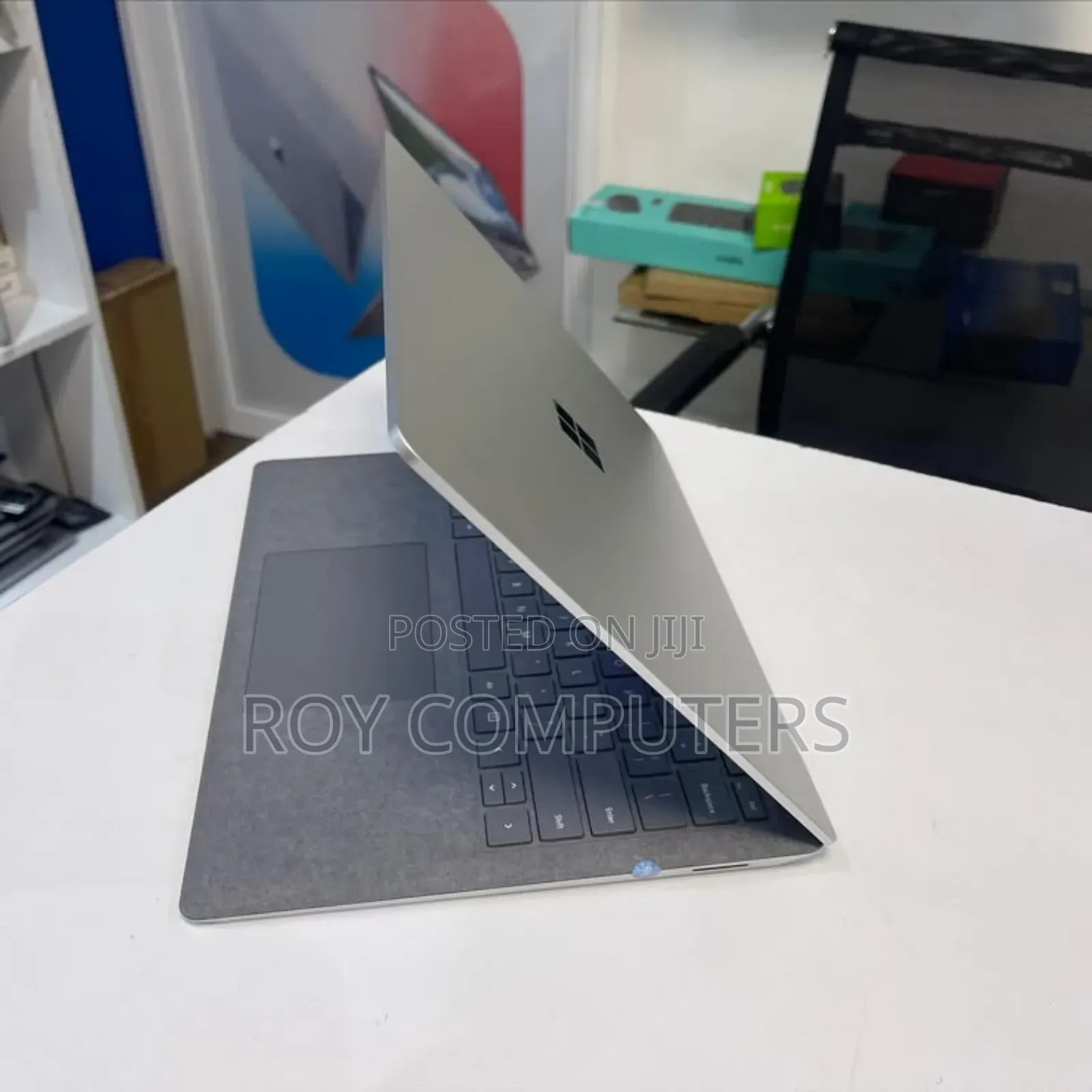 New Laptop Microsoft Surface Laptop 3 8GB Intel Core i7 SSD 256GB