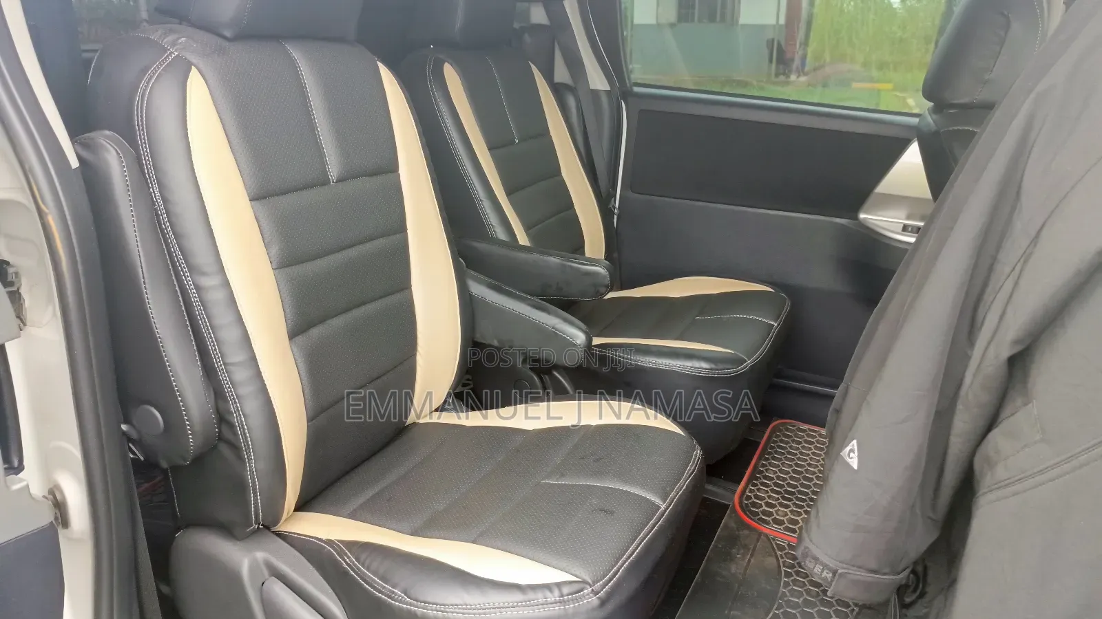 Toyota Noah 2.0 143hp AWD (7 Seater) 2010 White
