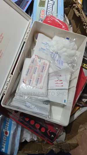 4- 5 People Emergency First Aid Kit