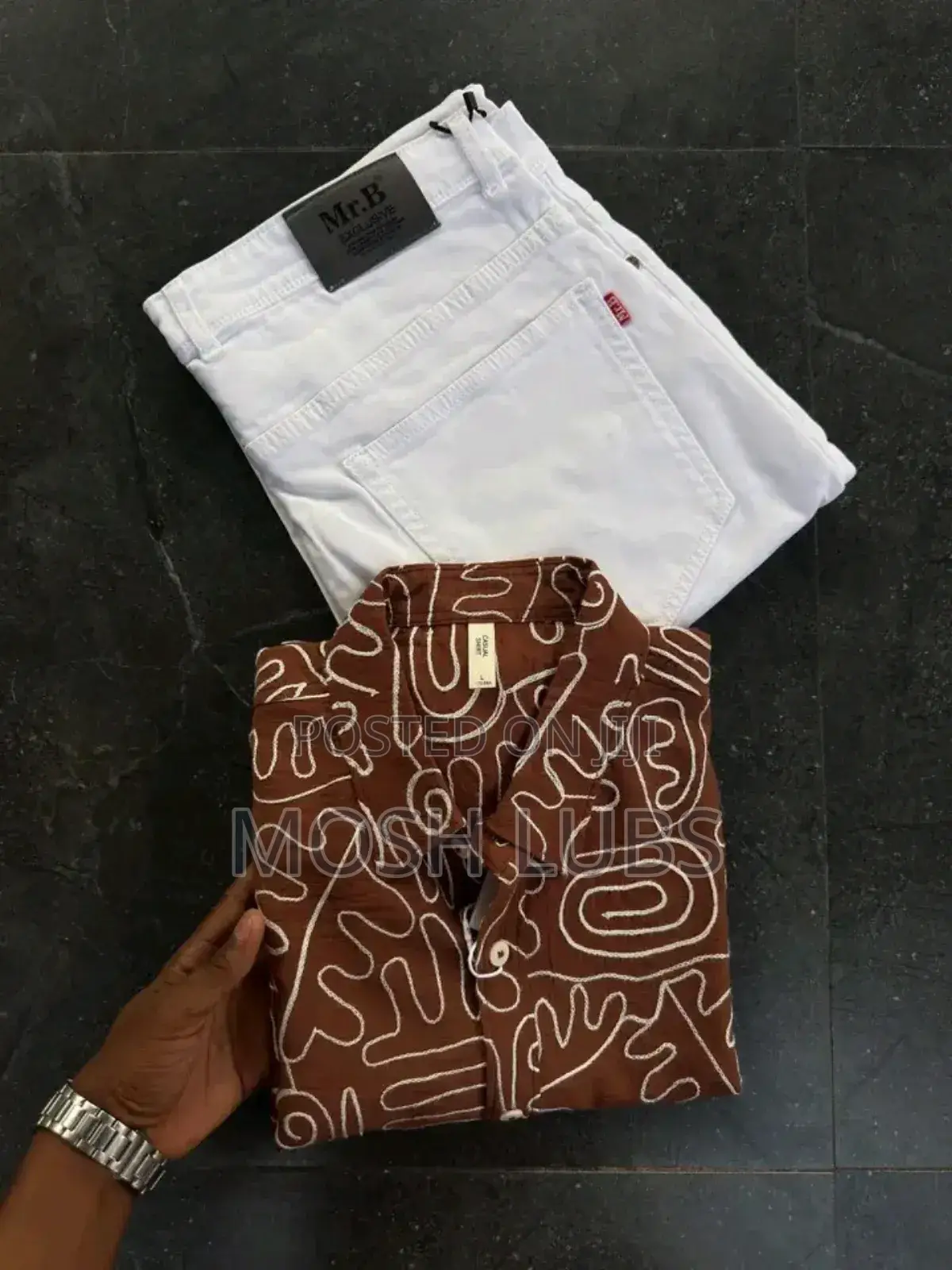 A Clothing Set With a Khaki Pant+A Matching Shirt