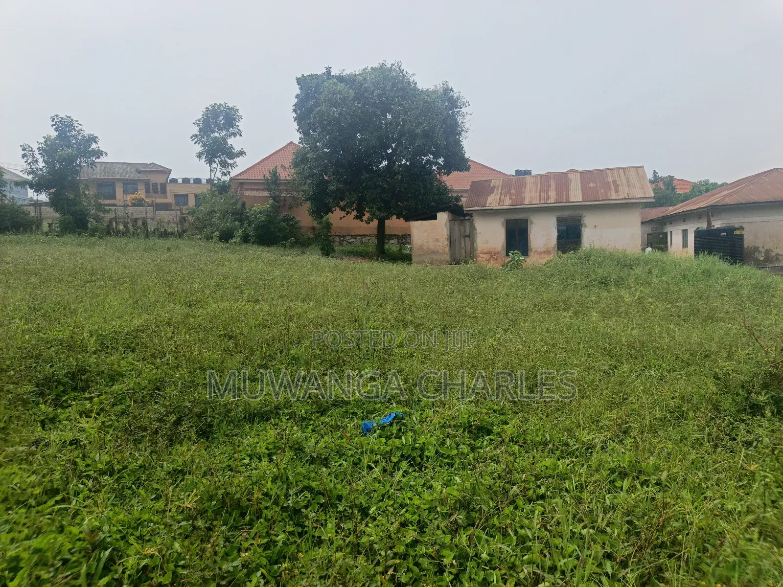 100by100ft Plot on Sale in Kyanja
