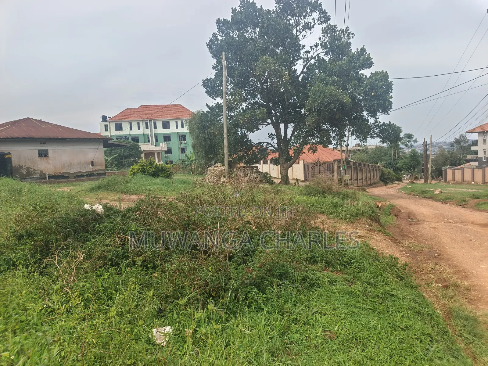 100by100ft Plot on Sale in Kyanja