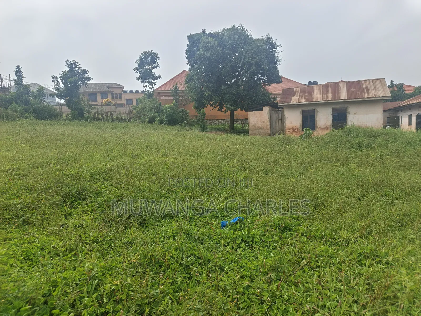 100by100ft Plot on Sale in Kyanja