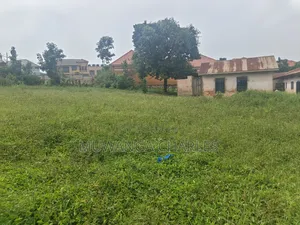 100by100ft Plot on Sale in Kyanja