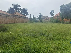 100by100ft Plot on Sale in Kyanja Kungu
