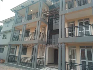 3bdrm Apartment in Entebbe Rd Kawuku, Central Division for rent