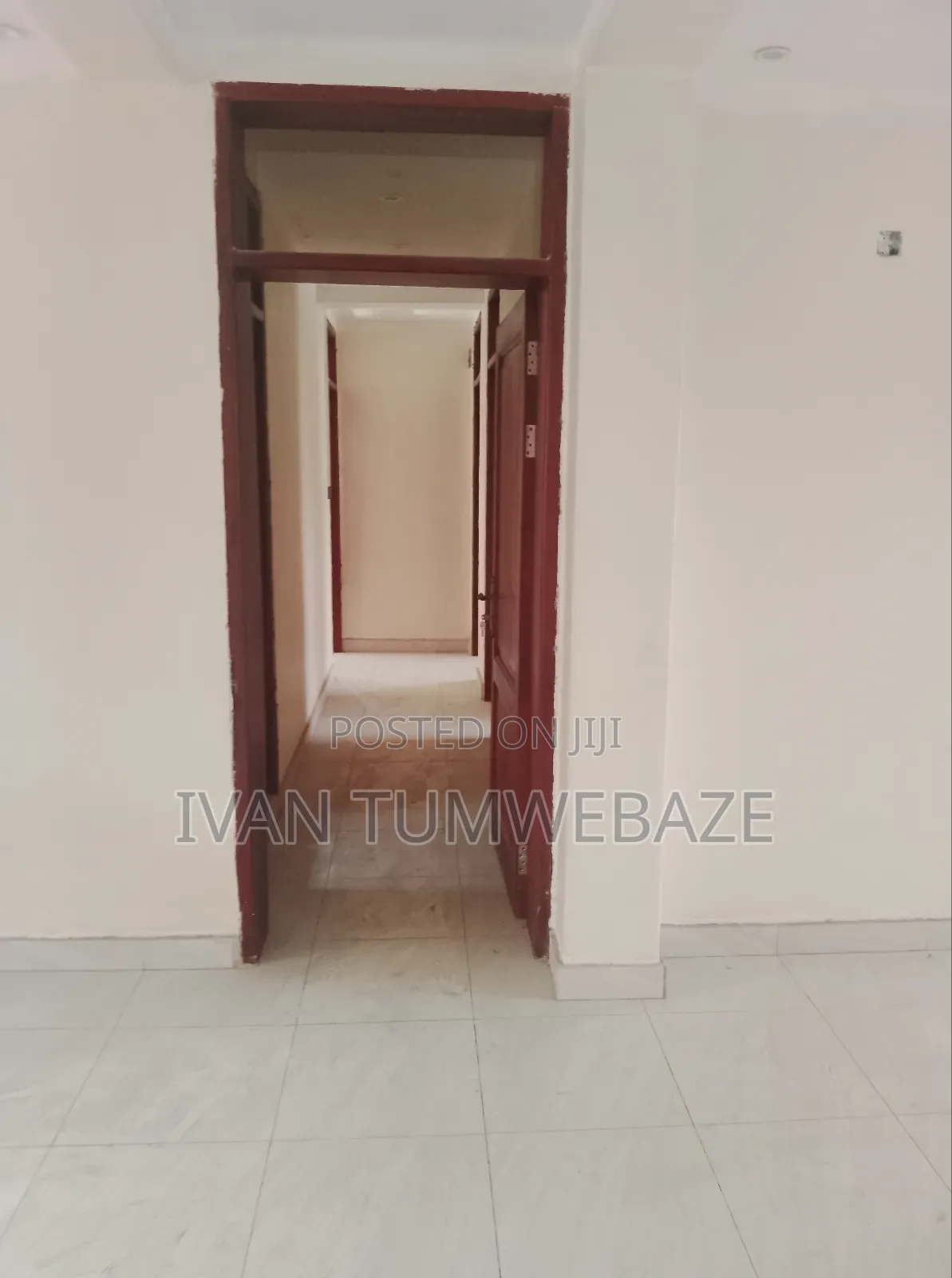 3bdrm Apartment in Entebbe Rd Kawuku, Central Division for rent