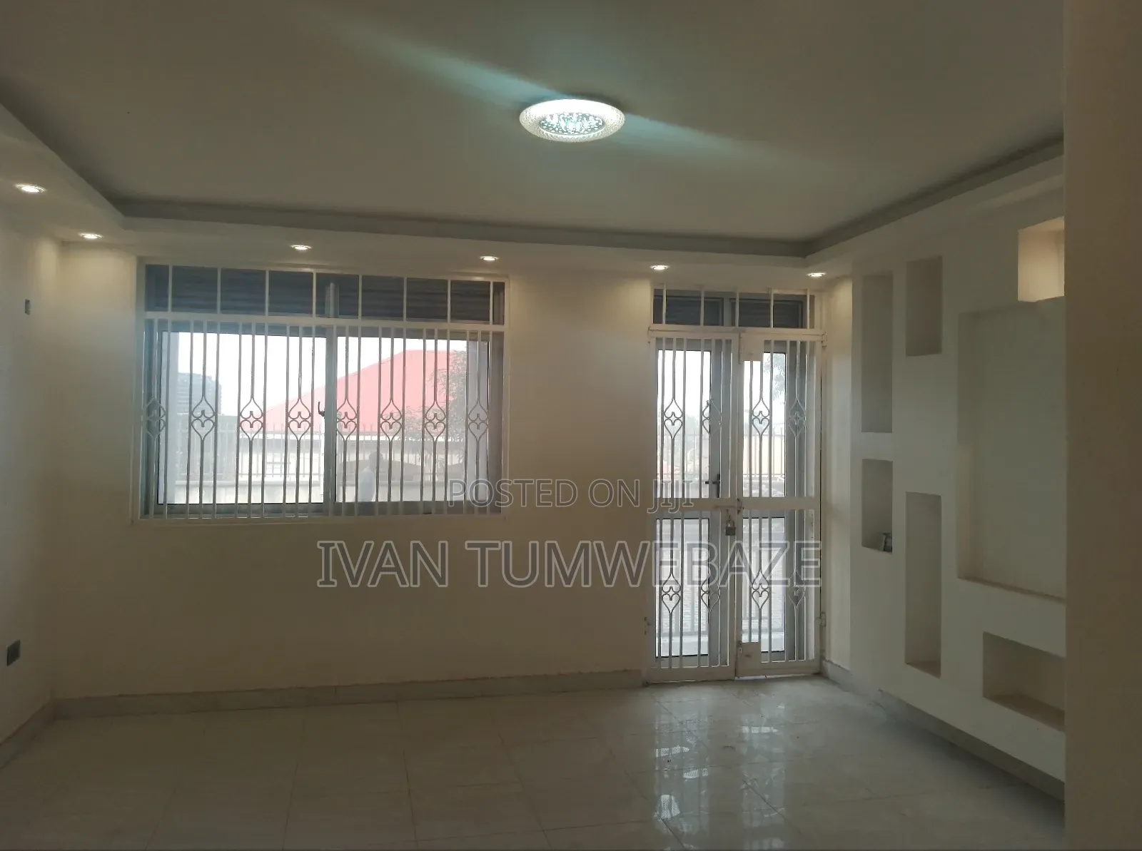 3bdrm Apartment in Entebbe Rd Kawuku, Central Division for rent