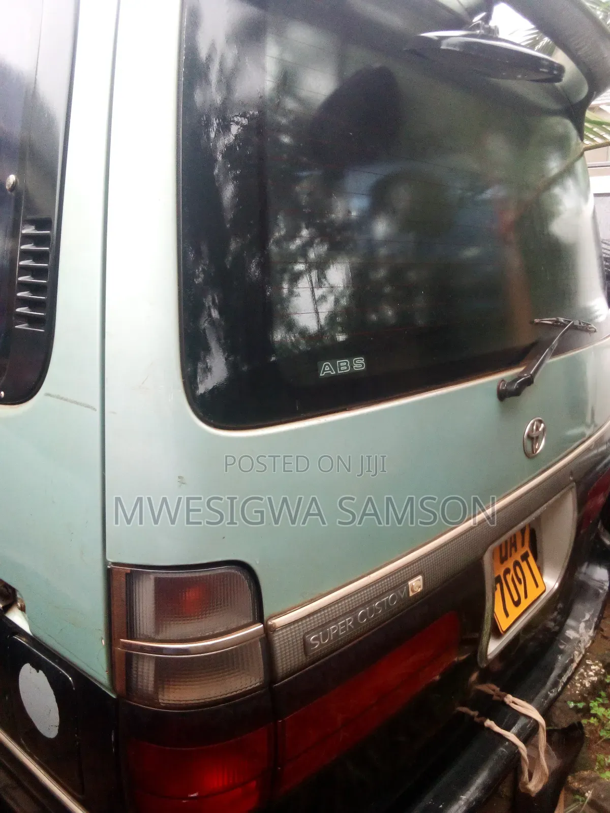 Toyota HiAce 1998 Silver