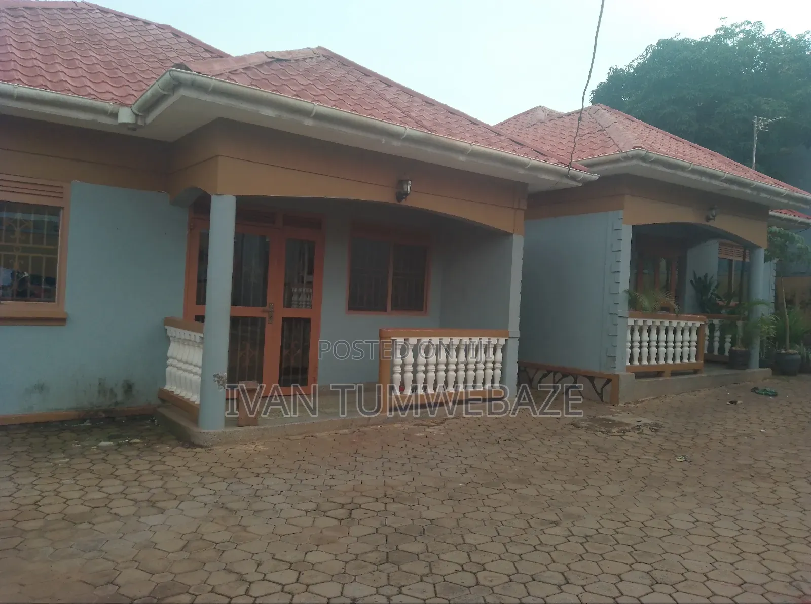 3bdrm Bungalow in Kawuku Entebbe Rd, Central Division for rent