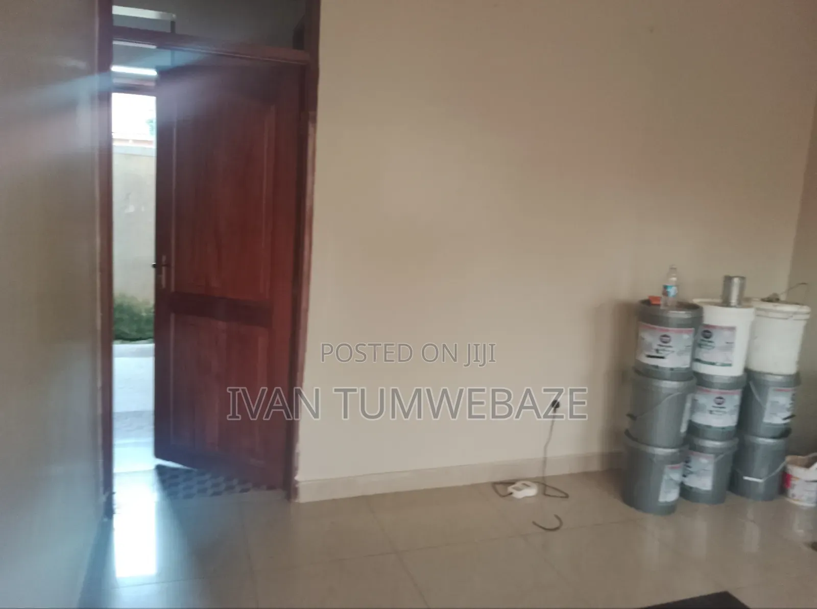 3bdrm Bungalow in Kawuku Entebbe Rd, Central Division for rent