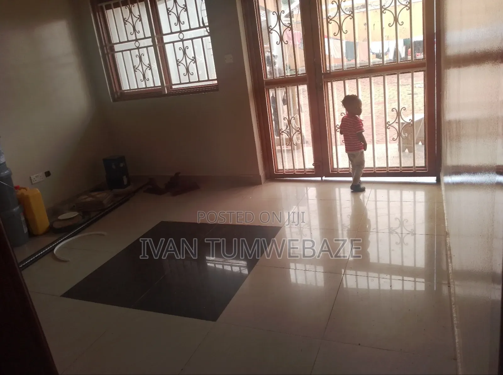 3bdrm Bungalow in Kawuku Entebbe Rd, Central Division for rent