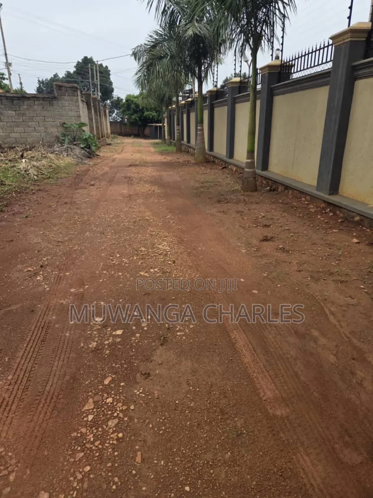 Plots on Sale in Kira Town