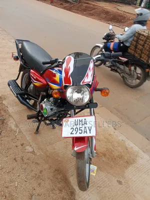 Bajaj Boxer 125 2024 Red